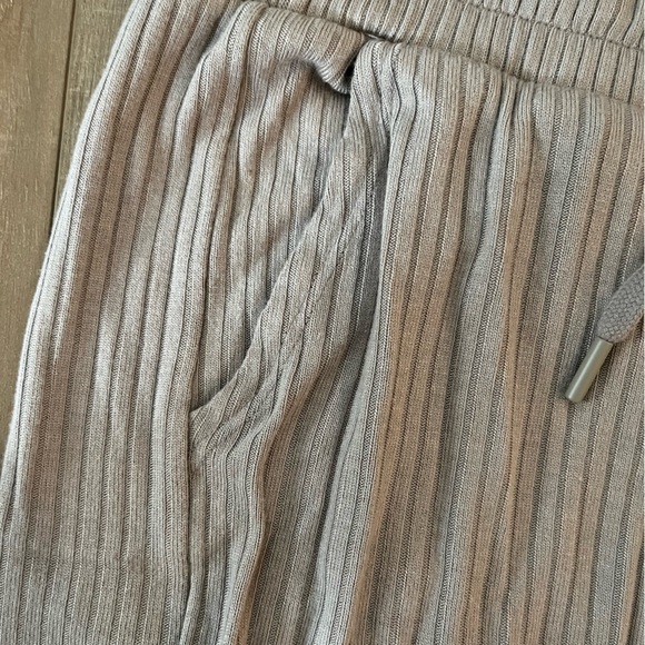 Beyond Yoga Well Traveled Wide Leg Pant - Picture 4 of 8